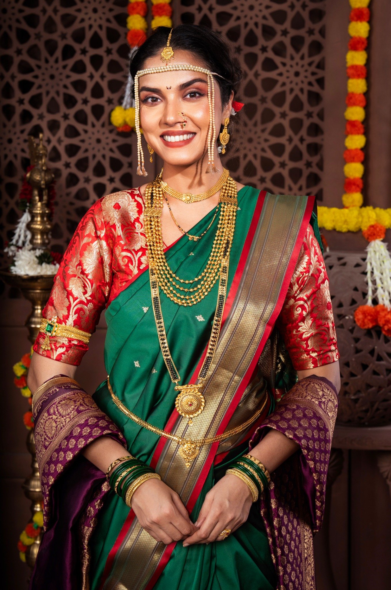 Maharashtrian bride wearing mangalsutra jewellery